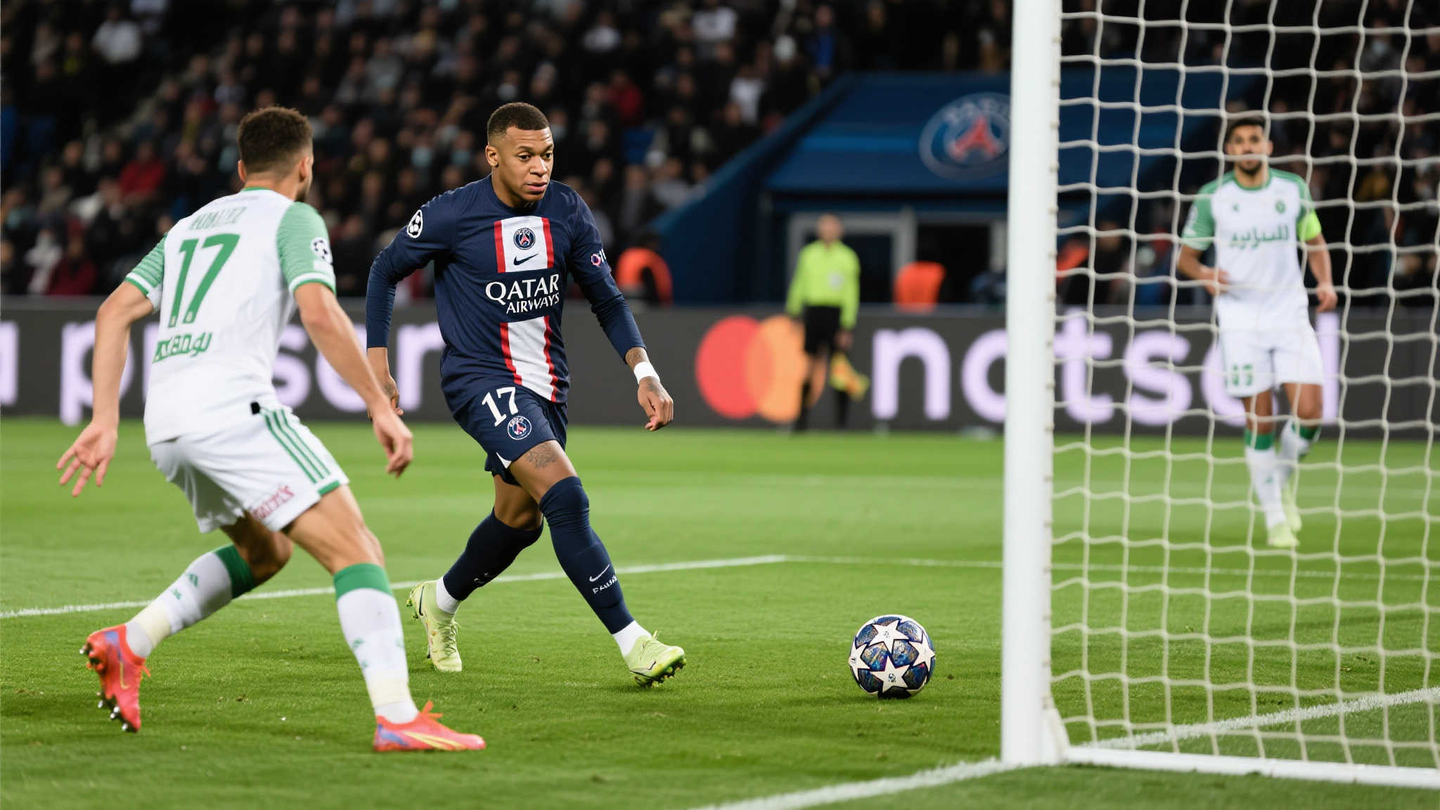 巴黎4球横扫马竞,科洛穆阿尼助攻闪耀,朗格莱遭红牌罚下! 比赛开始不到10分钟,巴黎圣日耳曼便率先破门。在一