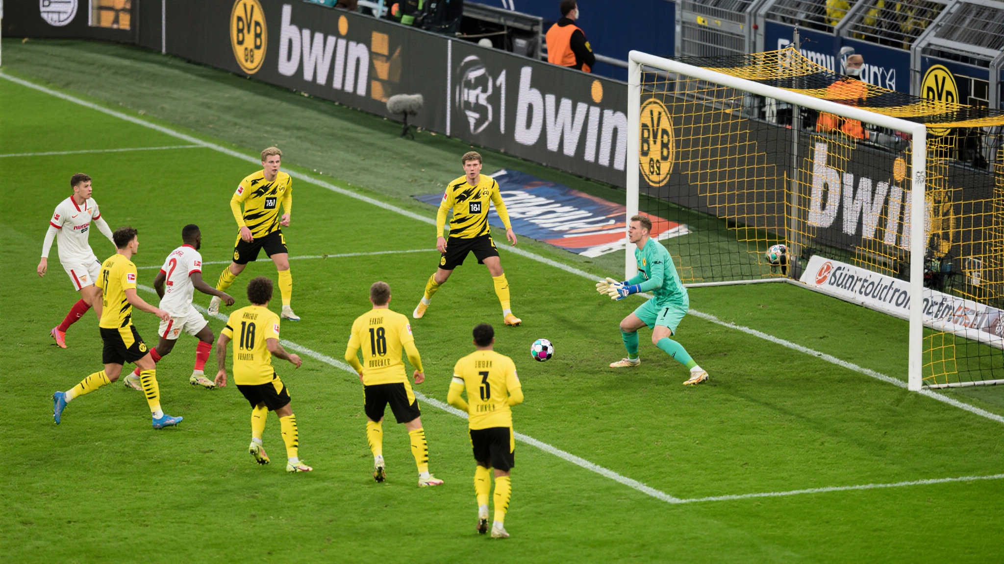 三：案例分析-从失球中汲取教训
以本场比赛为例，